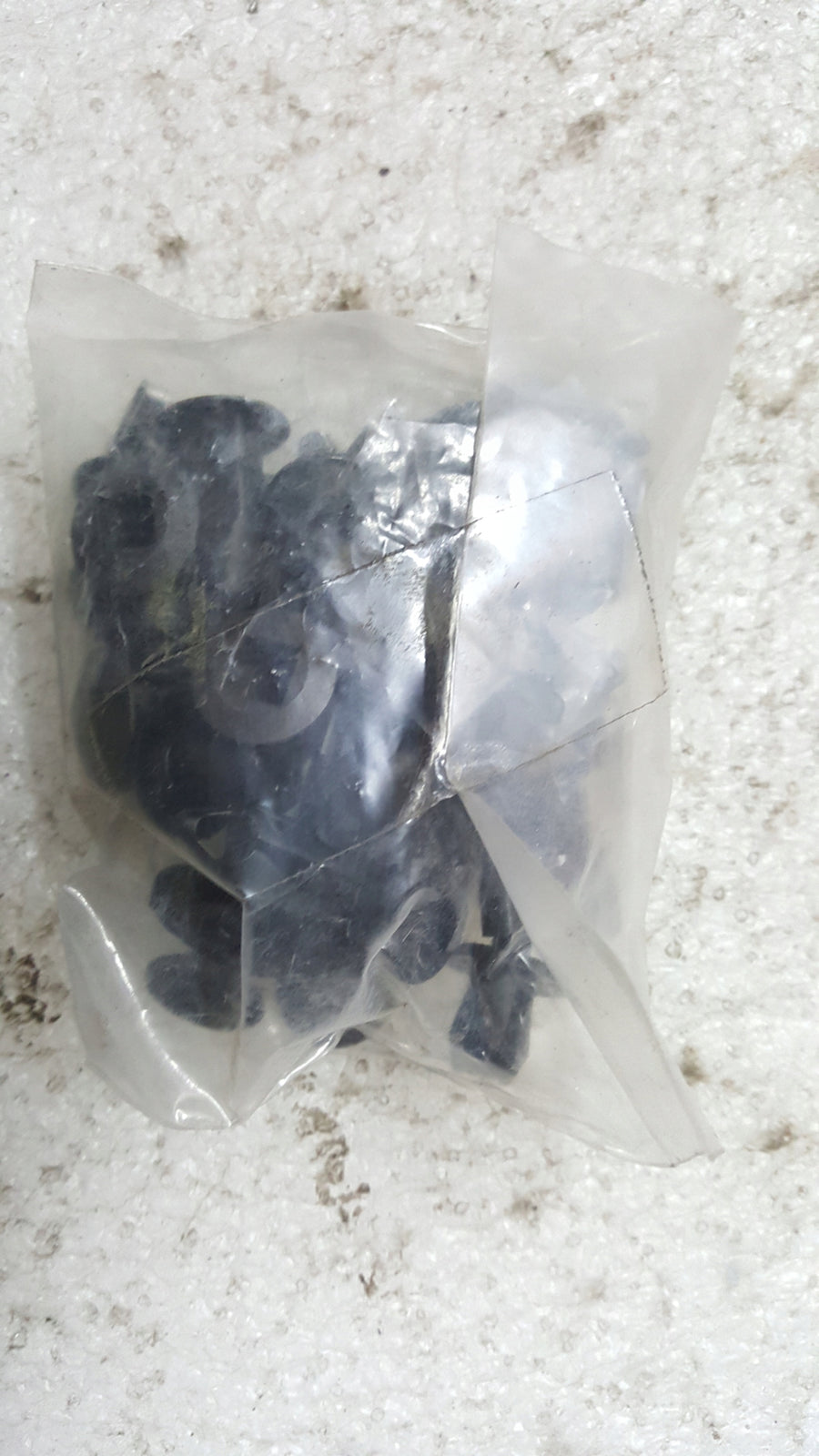 Audi OE 8P0098629A zestaw mocowań nadkola klipsy