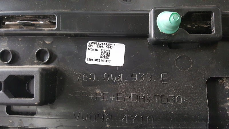 Listwa drzwi lewy przód VW TOUAREG III 760854939E