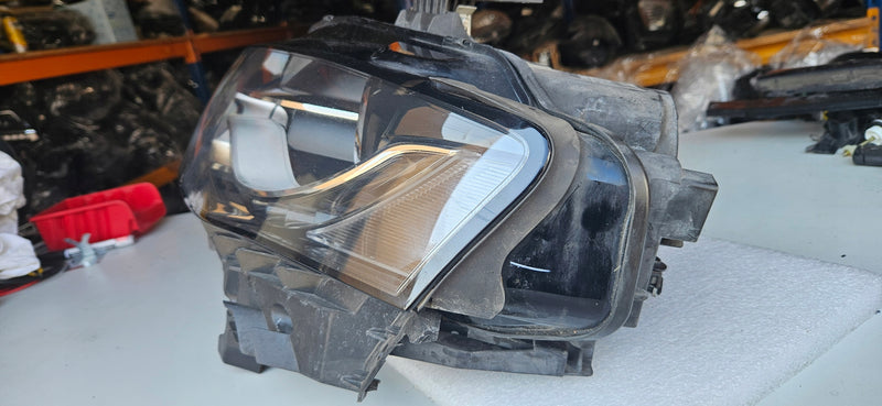 Le xenon Audi A4 S4 RS4 B8 2010r 8K0941003P wraz z platformą mocującą