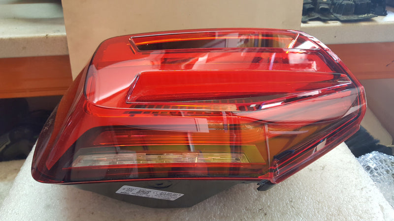 Lampa LED lewy tył AUDI Q2 81A945091B demontaż