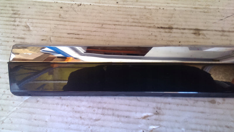 Listwa drzwi lewy przód VW ARTEON 3G8853969B