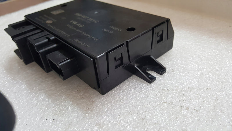 Moduł sterownik haka VW AUDI SEAT SKODA 5H0907383C demontaż