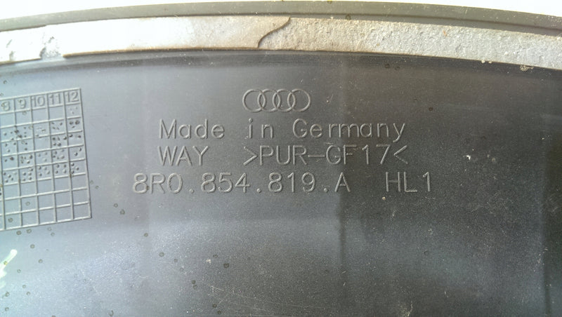 Listwa drzwi lewy tył AUDI Q5 CROSS 8R0854819A