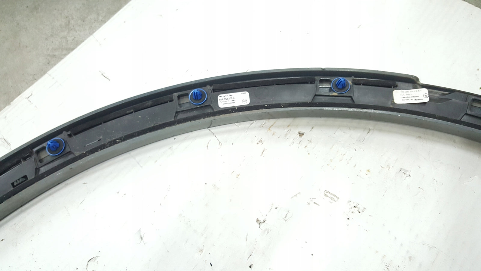 Listwa błotnika PR tył AUDI Q5 80A853818A demontaż