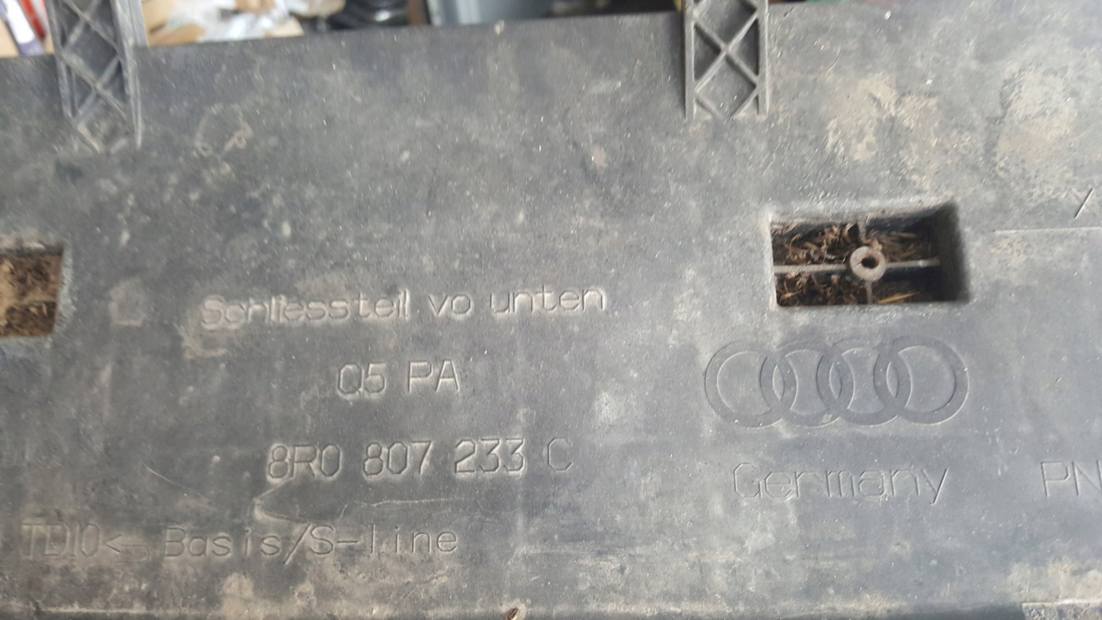 Osłona wzmocnienie pod zderzak przód AUDI Q5 8R0807233C demontaż