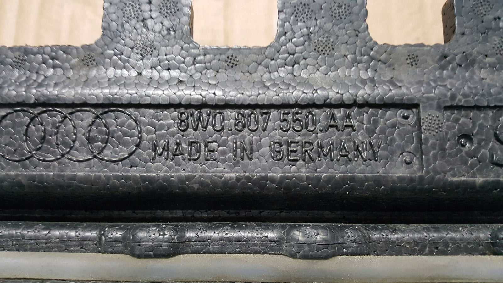 AUDI A4 B9 8W ABSORBER 8W0807550AA