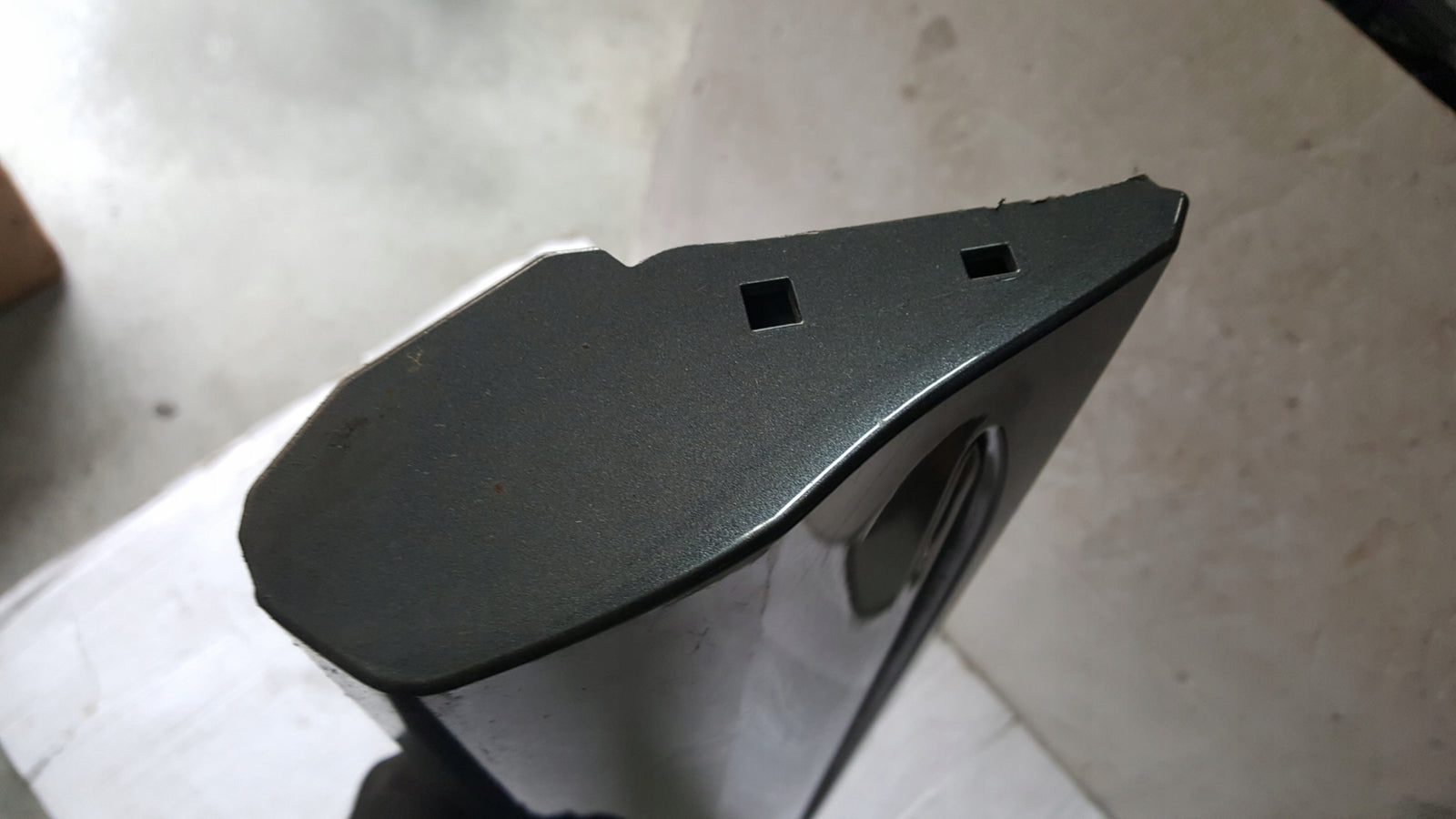 Listwa drzwi LE przód AUDI Q8 4M8853959D demontaż