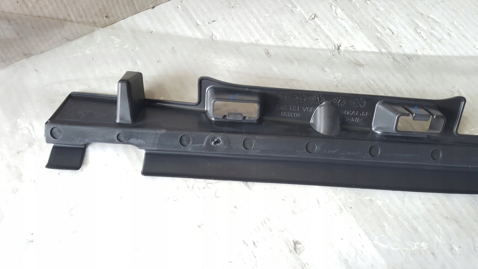 NOWA ORYGINALNA kierownica powietrza przód AUDI Q5 80A121292