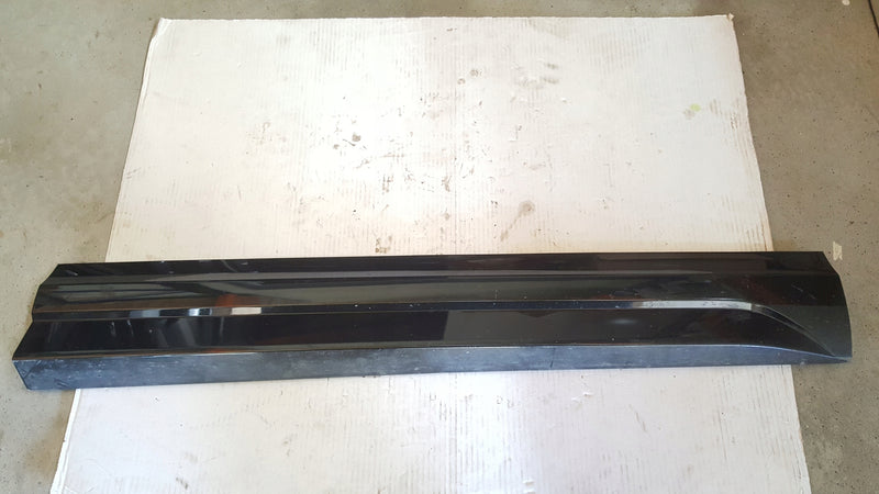 Listwa drzwi prawy przód AUDI Q3 8U0853960D