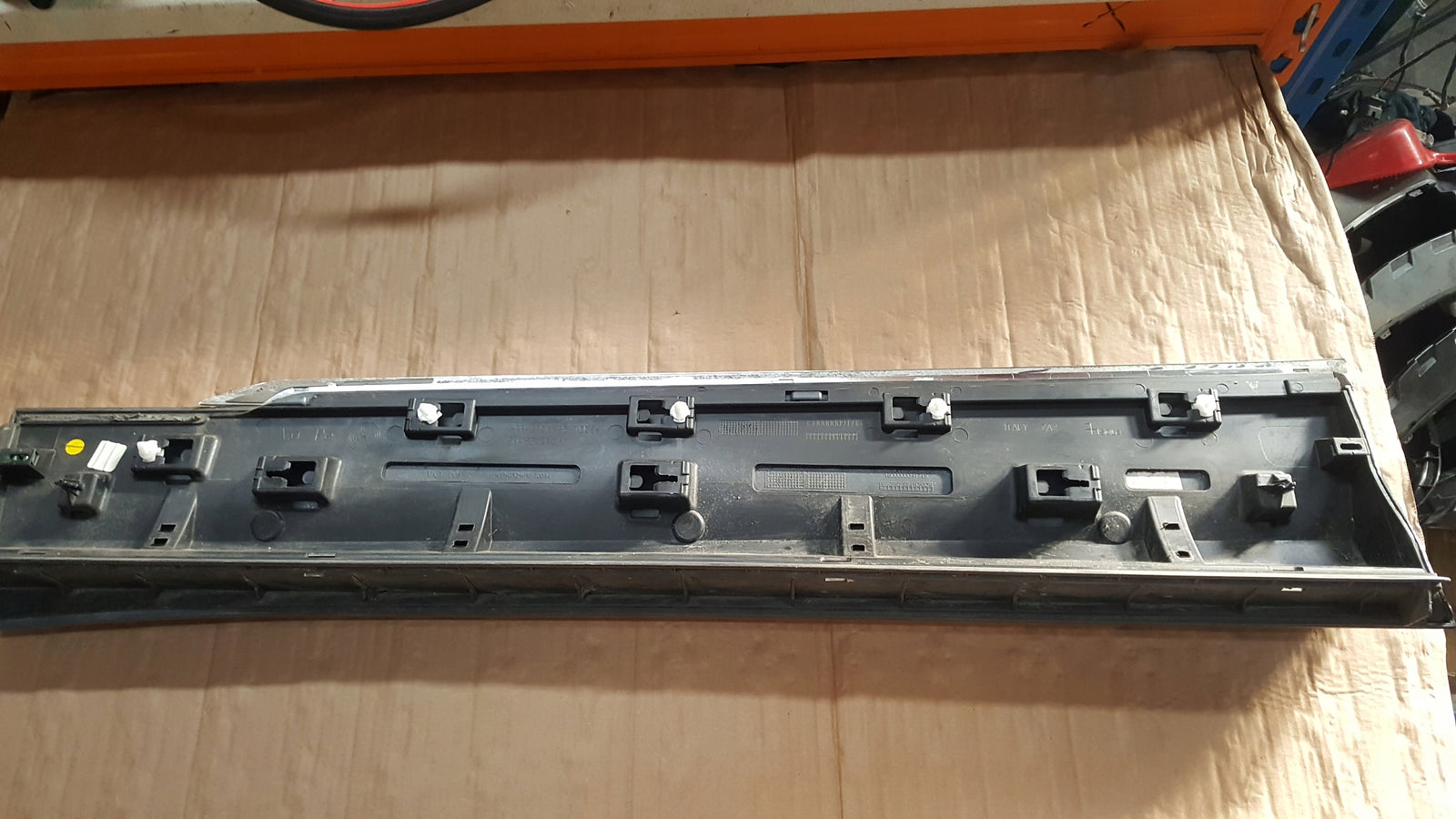 listwa drzwi prawa przednia VW TIGUAN II przód prawy 5NA854940M R-LINE