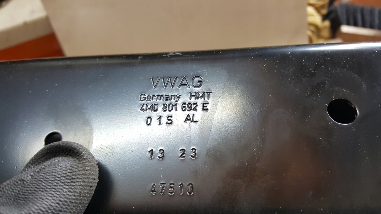 NOWY ORYGINALNY wspornik wzmocnienie prawy przód AUDI Q7 Q8 4M0801692E