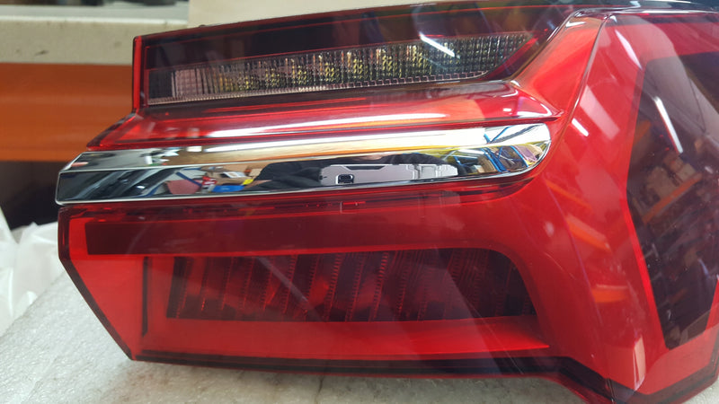 Tylna prawa lampa LED AUDI A6 (C8) sedan 4K5945070 demontaż