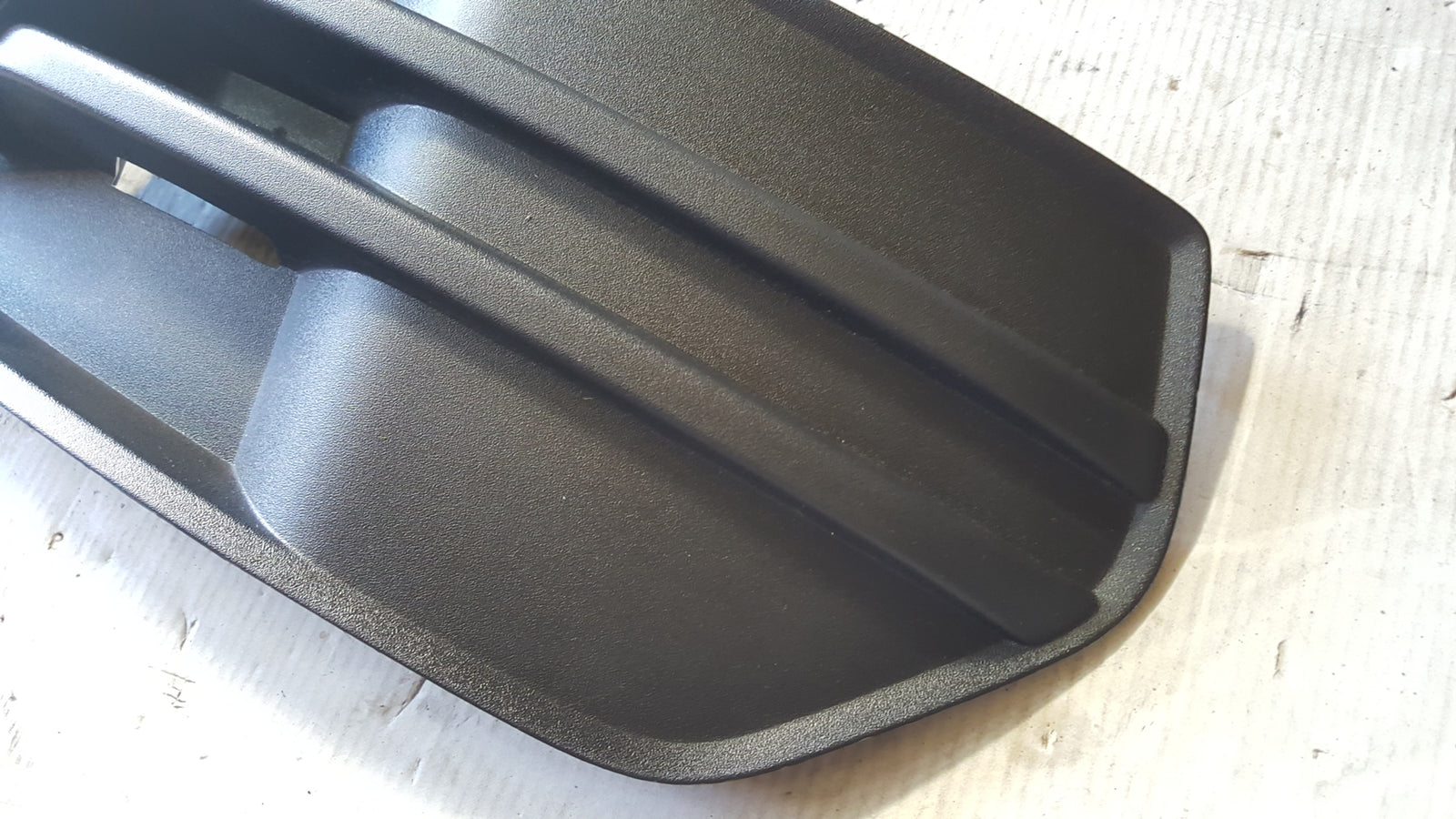 NOWA ORYGINALNA kratka zderzaka prawy przód AUDI Q5 8R0807682A