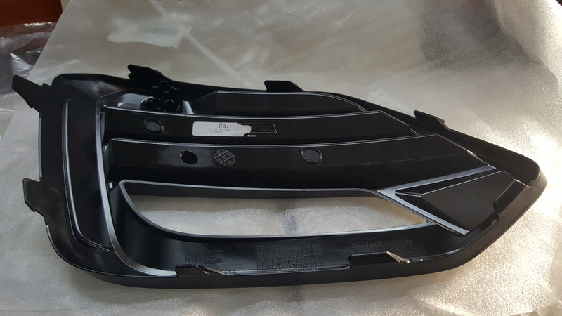 NOWA ORYGINALNA kratka zderzaka prawy przód SEAT CUPRA ATECA 575853666T