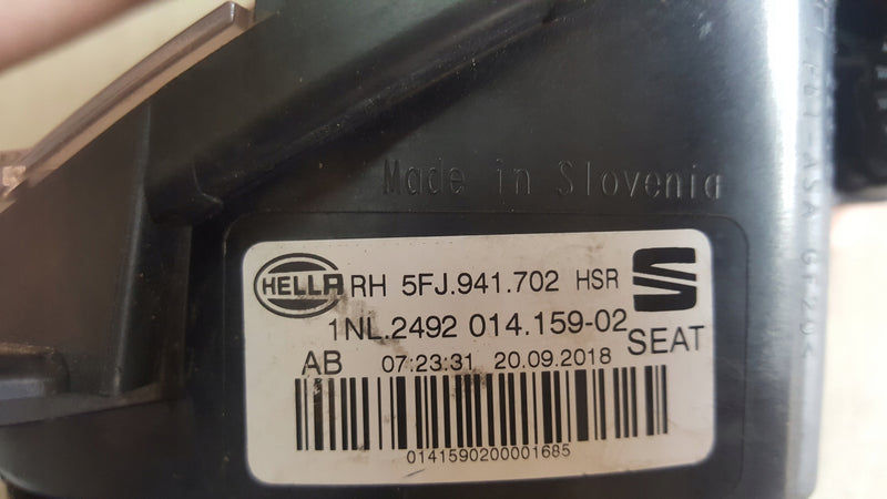 SEAT TERRACO 5FJ HALOGEN PRAWY PRZÓD LED 5FJ941702