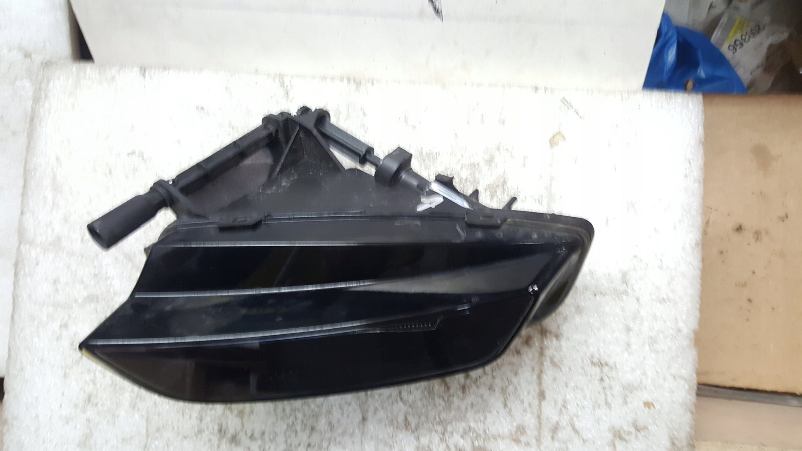 REFLEKTOR PRZECIWMGŁOWY HELLA 1NE010832321 8V0941700G