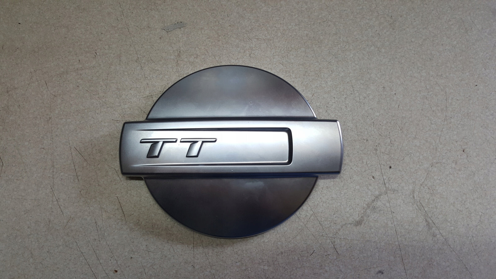AUDI TT 8S 8S0 klapka wlewu paliwa 8S0809907
