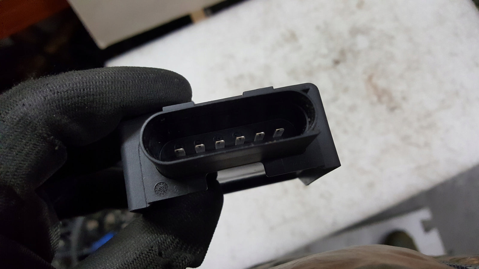 Moduł sterownik pompy paliwa VW AUDI SEAT SKODA 5Q0906121R demontaż