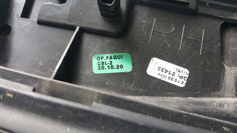 Listwa drzwi prawy przód SEAT CUPRA FORMENTOR 5FF854940A demontaż