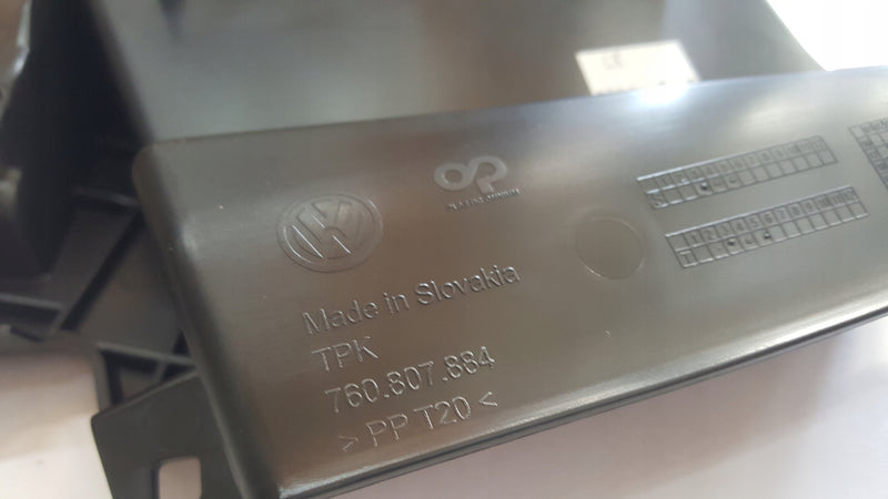 Mocowanie ślizg zderzaka prwy przód VW TOUAREG 760807884 NOWY ORYGINAŁ