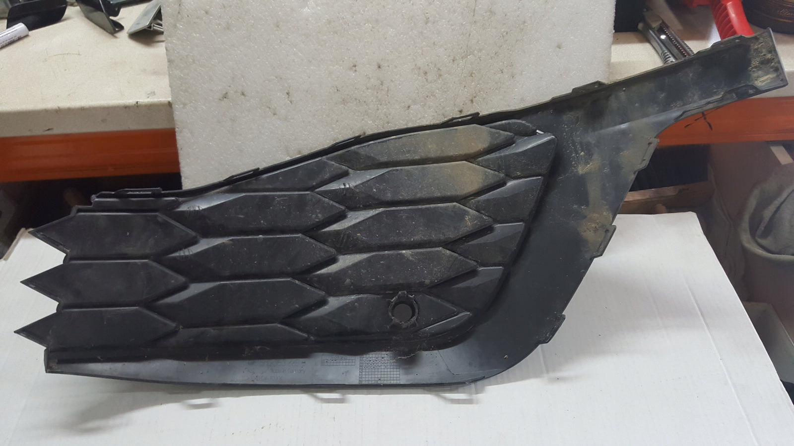 Kratka zderzaka lewy przód VW GOLF VIII GTI 5H0853665G demontaż