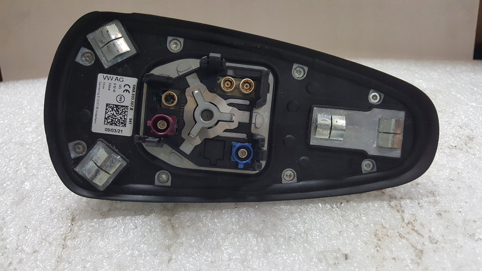 Antena dachowa VW GOLF 8 ID.3 ID.4 ID.5 SKODA OCTAVIA 5WA035507E demontaż