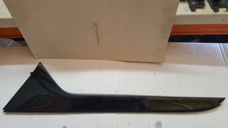 Listwy klapy bagażnika AUDI A6 (C8) 4K9854871 4K9854872 demontaż