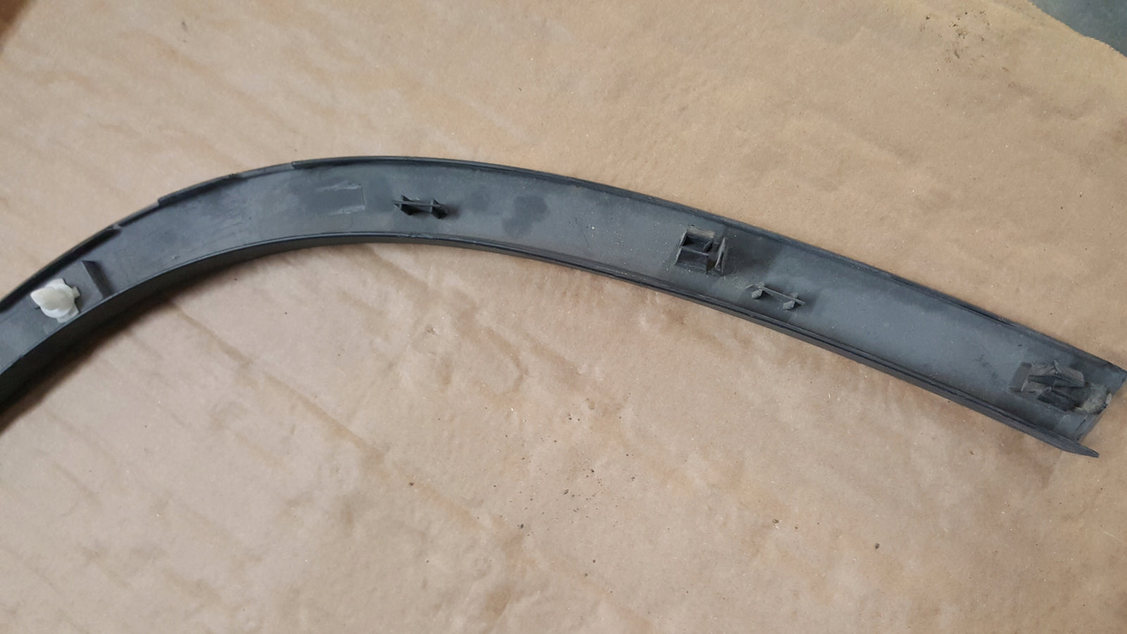 LISTWA LEWA NA PRZEDNI BŁOTNIK VW TIGUAN I 5N0 ORYGINALNA 5N0854731B
