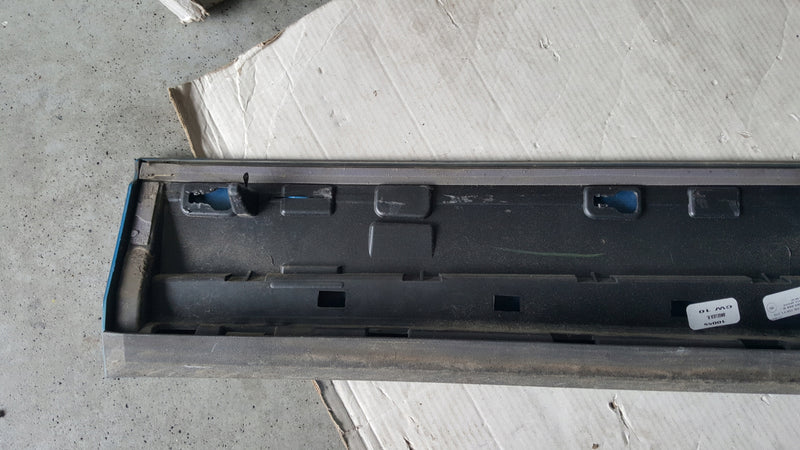 Listwa drzwi prawy przód AUDI Q5 S-LINE 80A853960B demontaż