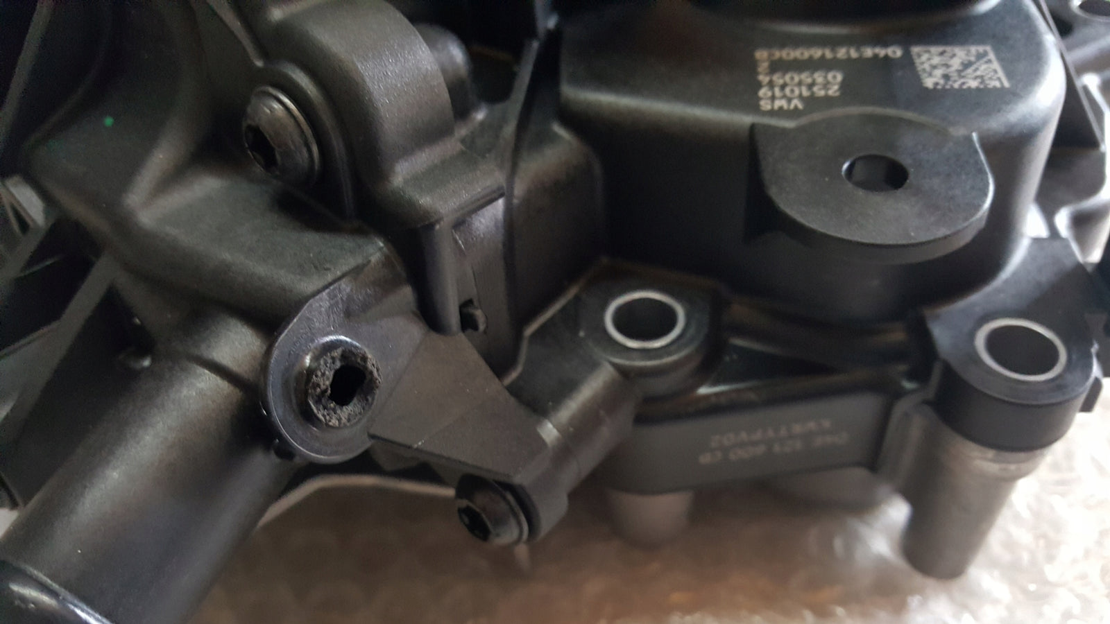 SEAT VW AUDI POMPA WODY 04E121600CB