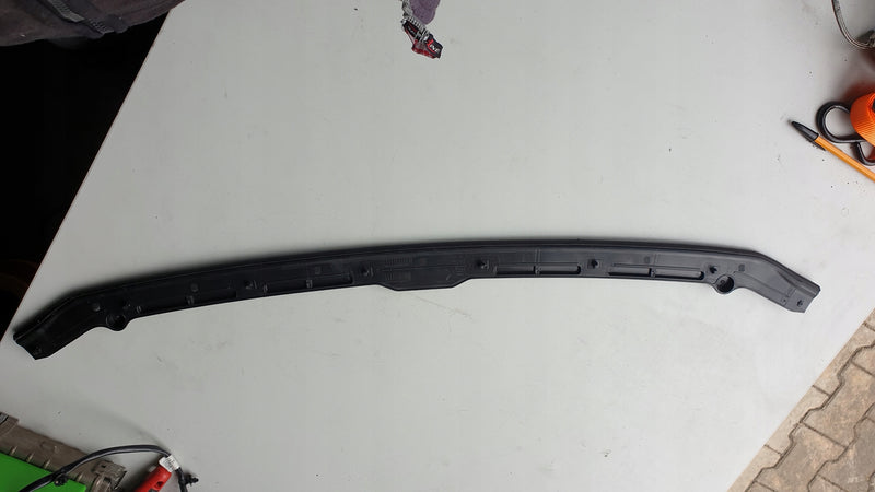 NOWA Uszczelka maski Audi Q5 80A823124 2020r