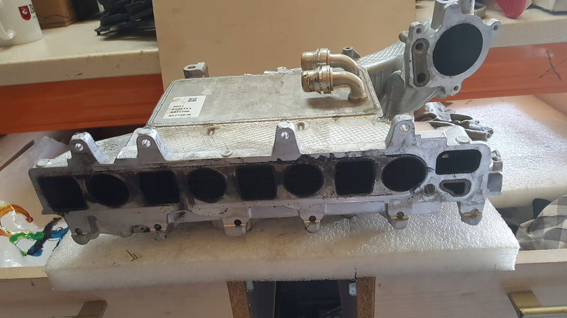 Kolektor ssący VW AUDI SEAT SKODA 2.0 TDI 05L129766Q demontaż