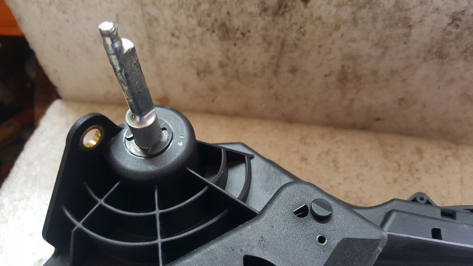 A5 CABRIO SILNICZEK ROLETY DACHU LEWY 8F0825175B