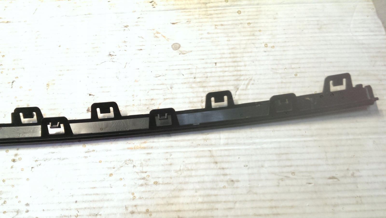 Listwa zderzaka przedniego AUDI RSQ3 83A807791