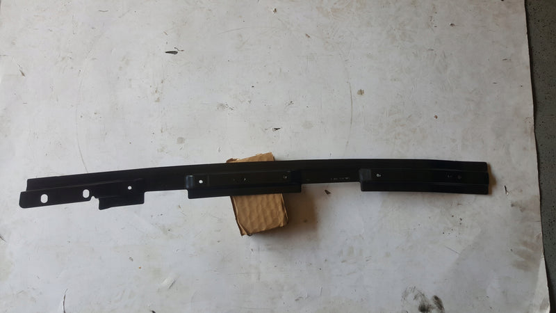 Wspornik prowadnicy lewych przednich drzwi VW Golf Plus 5M1 521 5M0833307E