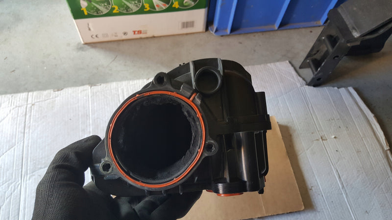 Kolektor ssący lewy 4.0 TDI VW TOUAREG AUDI A8 Q7 Q8 057129711BF demontaż
