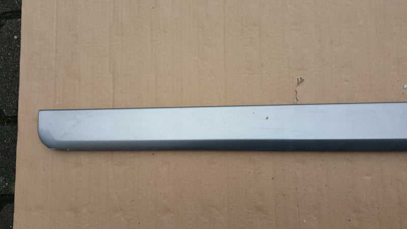 LISTWA DRZWI DOLNA LEWA LEWY PRZÓD AUDI A4 B7 04-08 8E0853959E