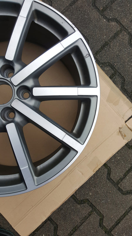 Felga Audi A3 S3 R18 7.5J ET51 5x112 8V0601025AL 8V0601025AM