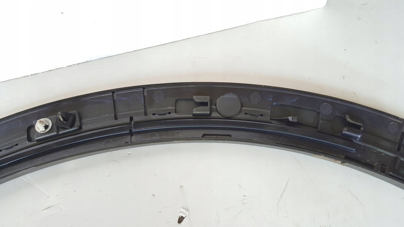 Listwa błotnika prawy tył AUDI Q5 III 8MA853818A demontaż