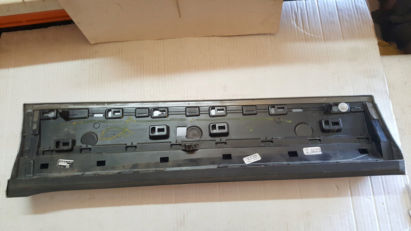 Listwa drzwi lewy tył AUDI Q5 80A853969B demontaż