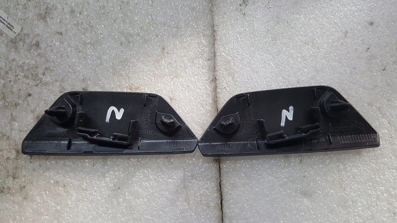 NOWE zaślepki spryskiwaczy lewy + prawy AUDI Q7 4M0807753D 4M0807754D