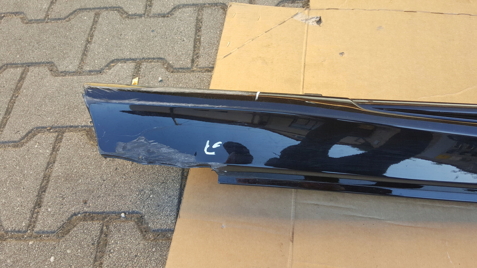 Listwa progowa prawa próg VW ID7 ID.7 14A853856C demontaż