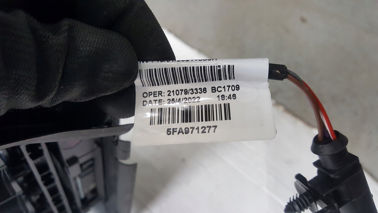 NOWA ORYGINALNA kierownica powietrza żaluzja SEAT LEON 5FA971277