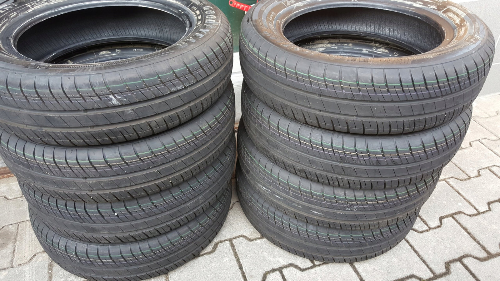 4 NOWE 165/65/15 81T Goodyear Efficient Grip 2017r