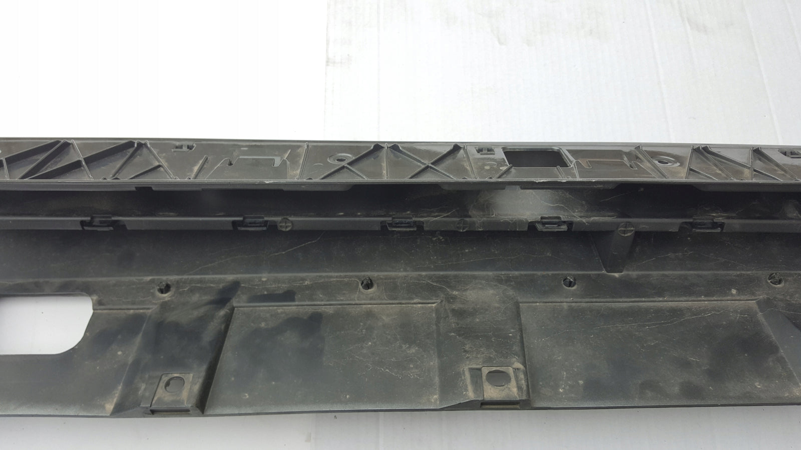 Listwa progowa lewa strona AUDI R8 4S0853859 demontaż