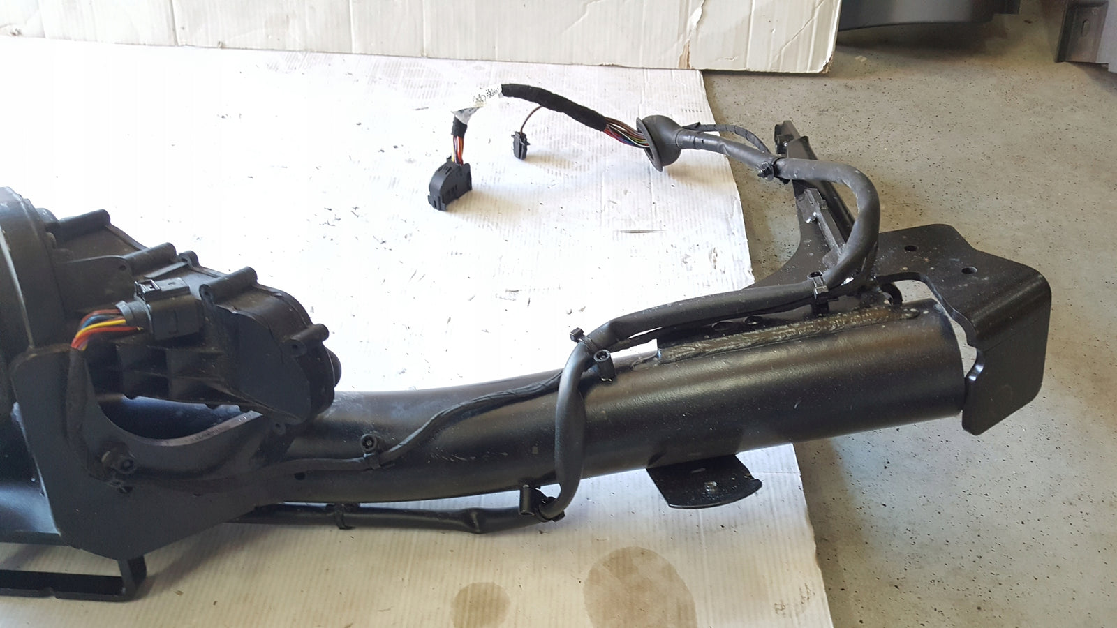 Hak holowniczy AUDI Q3 RSQ3 83A800495 demontaż