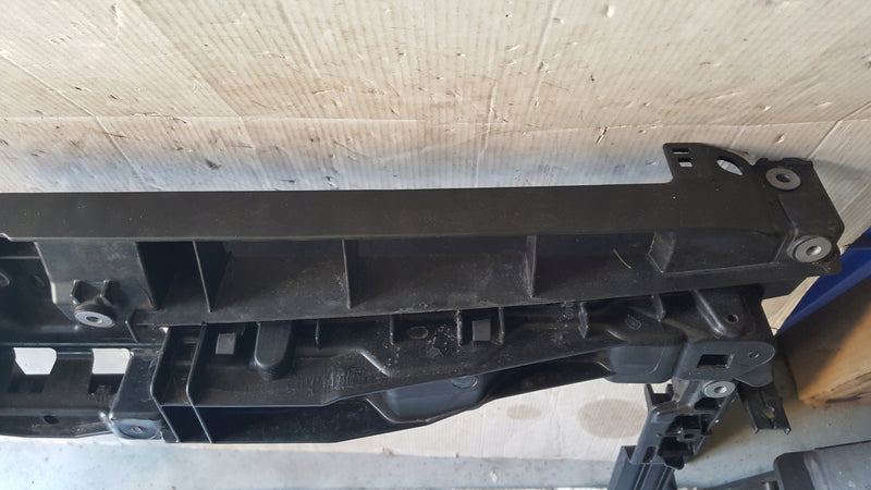 NOWE ORYGINALNE wzmocnienie czołowe VW GOLF VII 5G0805588AC