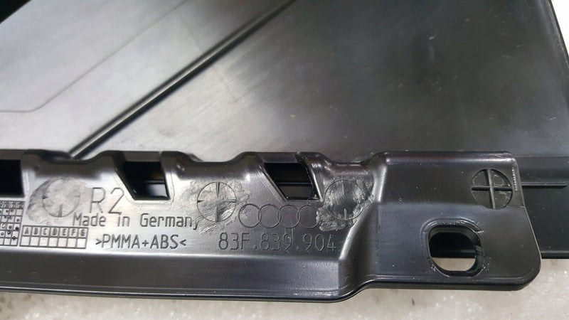 Listwa nakładka drzwi prawy tył AUDI Q3 SPORTBACK 83F839904 demontaż