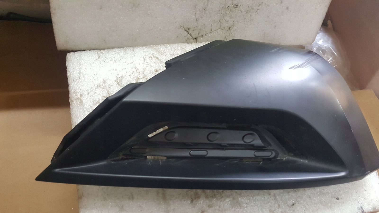 SEAT ATECA LIFT 575 2020>-PRAWY NAROŻNIK ZDERZAKA PRZÓD 575807517 ORYGINAŁ