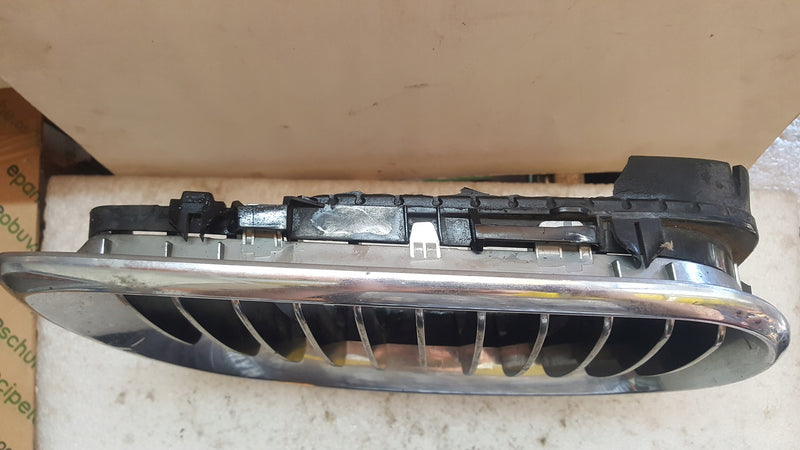 BMW 3 E46 LIFT PRZÓD 511370305500 UŻYWANE OE NERKA GRILLA PRAWA